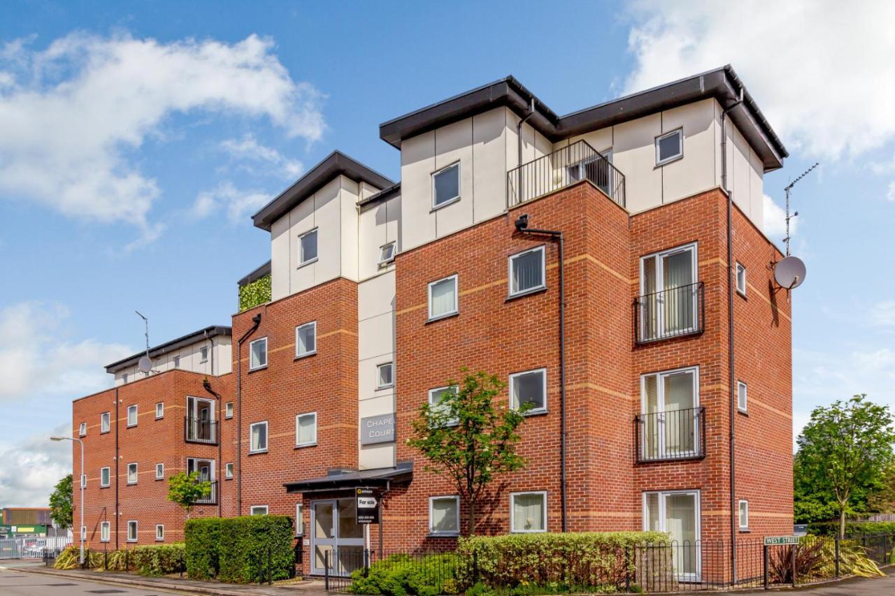 Chapel Court Apartments Cannock Dış mekan fotoğraf